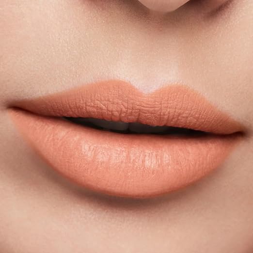 840 Show Stopper - A very light peach with a warm undertone