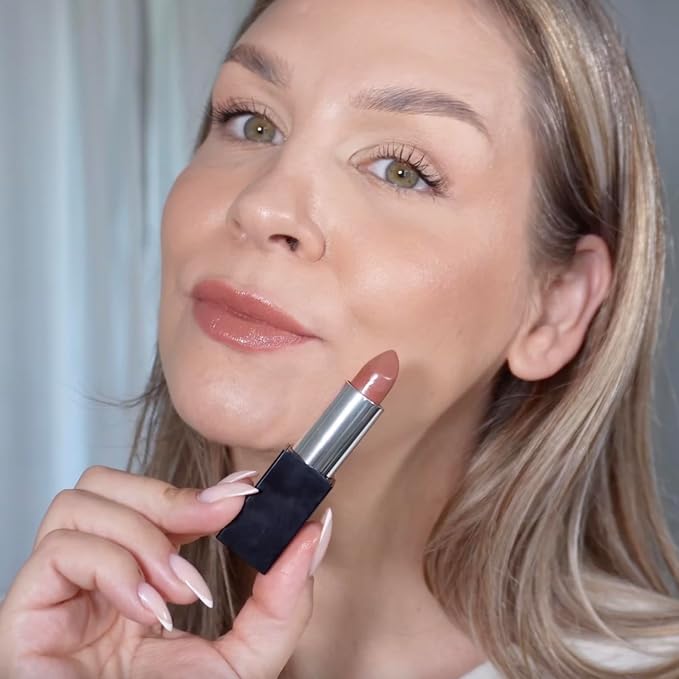 46 Naked Lips