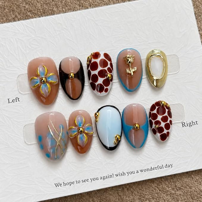 3D Petals And Golden Flowers