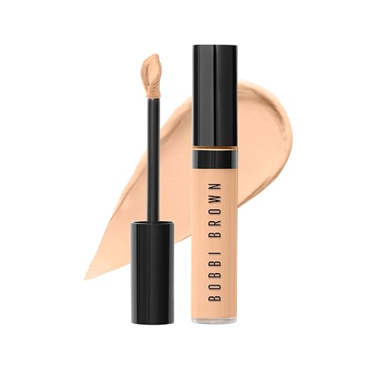 07 Sand (Light beige with yellow undertones; for fair to light skin)