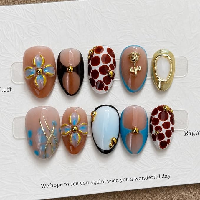 3D Petals And Golden Flowers