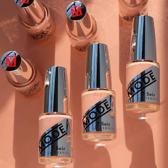 EYE CATCHER - Bright Pastel Peach with a Cream Finish
