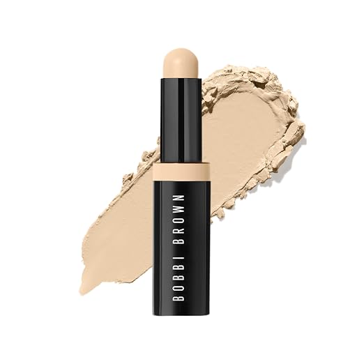 01 Porcelain (Very fair beige with neutral undertones; for palest to extra light skin)
