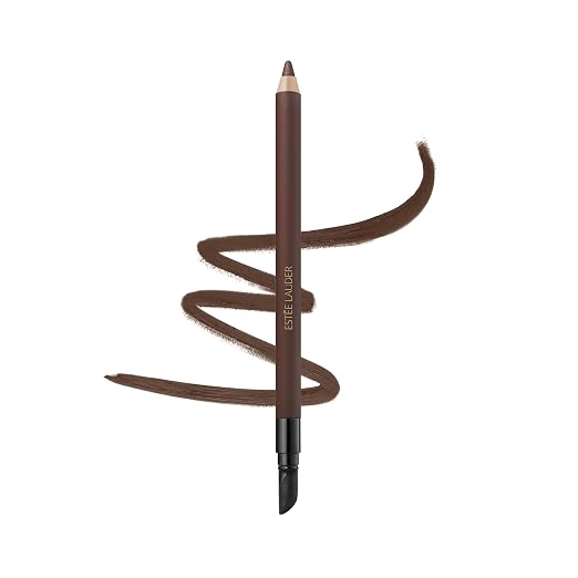 03 Cocoa - Warm brown with a matte finish