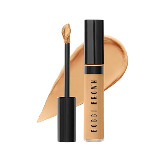 12 Natural Tan (Neutral beige with yellow and pink undertones; for medium skin)