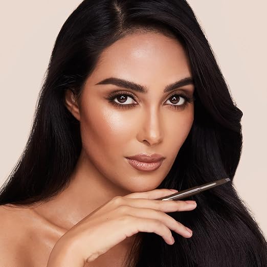 Black Brown - warm undertones for dark brown to black brows