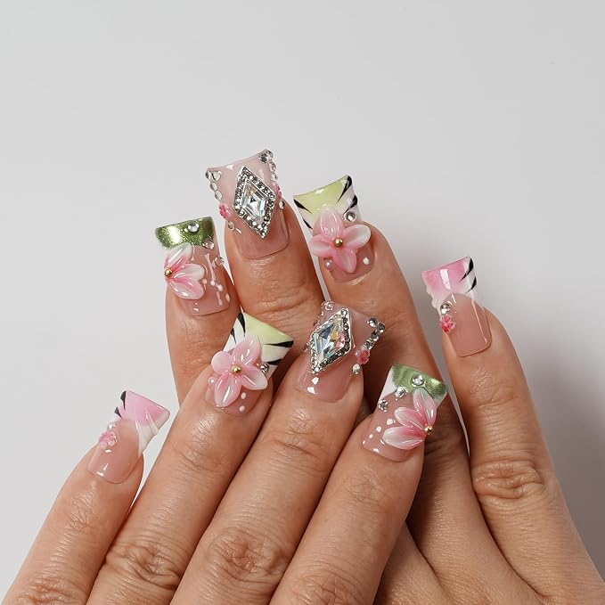 Emerald Gold Lattice Bloom