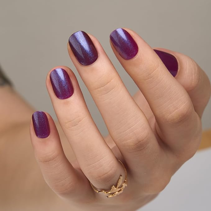 A9 -Pearlescent nails
