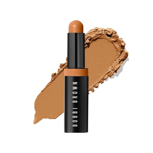 16 Walnut (Rich brown with red undertones; for dark skin)