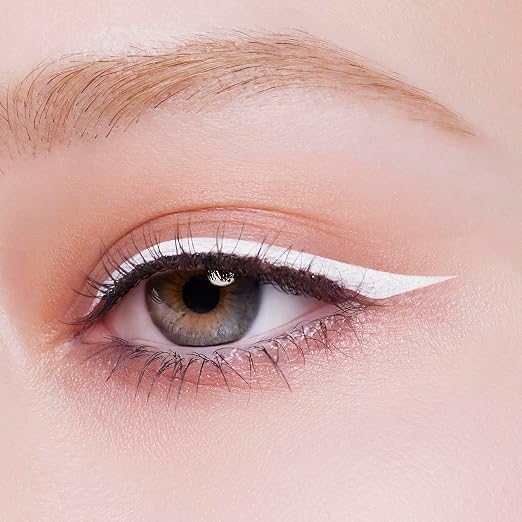 003 Tricky White