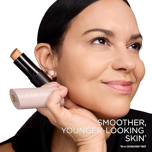 220 Buff N: light skin with neutral/pinky undertones